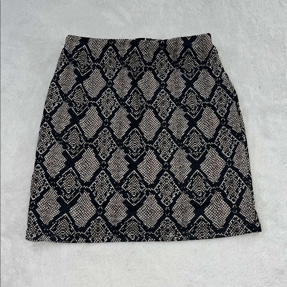 Windsor Black and Cream Geometric Pencil Skirt